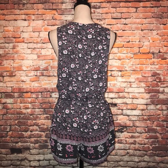 AEO Floral Romper - Picture 4 of 5